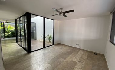 CASA EN RENTA MERIDA, SANTA GERTRUDIS COPO, PRIVADA LUANA, ENTREGA INMEDIATA