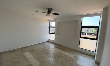 CASA EN RENTA MERIDA, SANTA GERTRUDIS COPO, PRIVADA LUANA, ENTREGA INMEDIATA