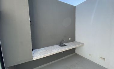 CASA EN RENTA MERIDA, SANTA GERTRUDIS COPO, PRIVADA LUANA, ENTREGA INMEDIATA