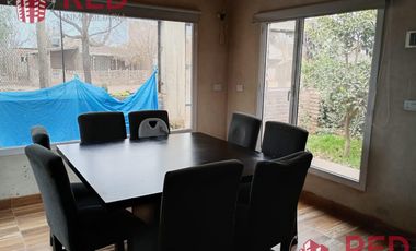 Vende Casa 2 dormitorios en Centenario -Barrio Sarmiento