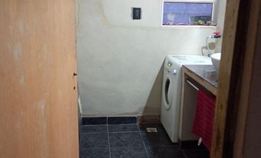 Vende Casa 2 dormitorios en Centenario -Barrio Sarmiento
