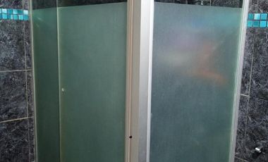 Vende Casa 2 dormitorios en Centenario -Barrio Sarmiento