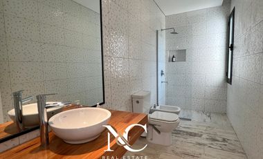 Casa en venta en Costa Esmeralda con fondo al polo