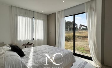 Casa en venta en Costa Esmeralda con fondo al polo