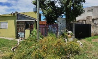 Casa en venta - 3 Dormitorios 1 Baño - Cochera - 215Mts2 - Mar del Plata