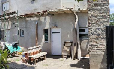 Casa en venta - 3 Dormitorios 1 Baño - Cochera - 215Mts2 - Mar del Plata