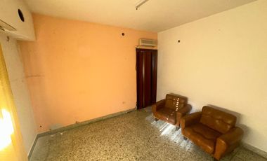 Casa en Venta con Excelente Lote!!! Alberto Grande 151, Luís Guillón.-