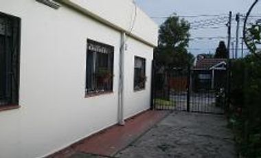 Casa en Venta con Excelente Lote!!! Alberto Grande 151, Luís Guillón.-