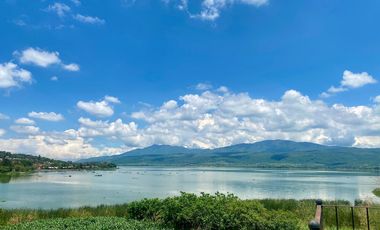 HOTEL EN VENTA SOBRE LA LAGUNA DE EN CAJITITLAN
