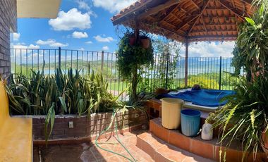 HOTEL EN VENTA SOBRE LA LAGUNA DE EN CAJITITLAN