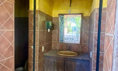 HOTEL EN VENTA SOBRE LA LAGUNA DE EN CAJITITLAN