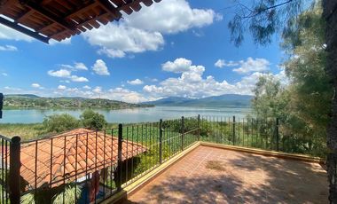 HOTEL EN VENTA SOBRE LA LAGUNA DE EN CAJITITLAN