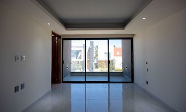 Venta Casa NUEVA  en Provenza 4 Recamaras