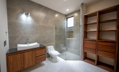 Venta Casa NUEVA  en Provenza 4 Recamaras