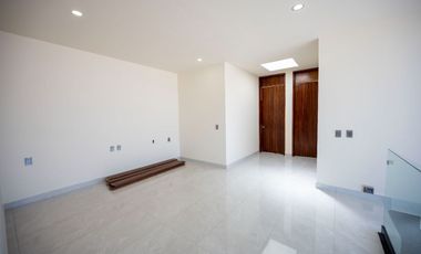 Venta Casa NUEVA  en Provenza 4 Recamaras
