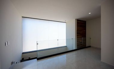 Venta Casa NUEVA  en Provenza 4 Recamaras