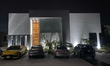 Venta Casa NUEVA  en Provenza 4 Recamaras