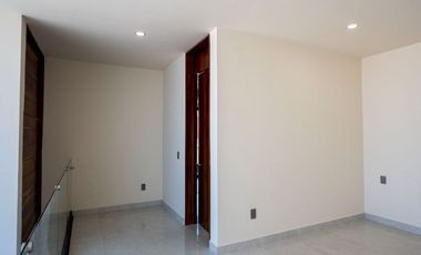 Venta Casa NUEVA  en Provenza 4 Recamaras
