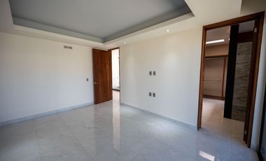 Venta Casa NUEVA  en Provenza 4 Recamaras