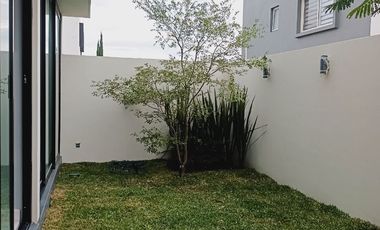 Venta Casa NUEVA  en Provenza 4 Recamaras