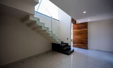Venta Casa NUEVA  en Provenza 4 Recamaras