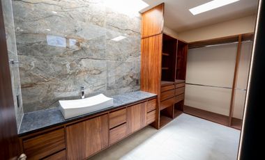 Venta Casa NUEVA  en Provenza 4 Recamaras