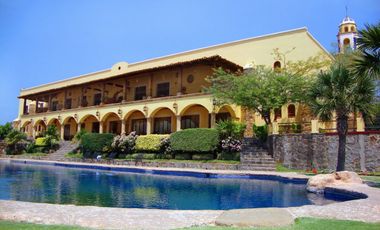 Terreno sobre el campo de golf