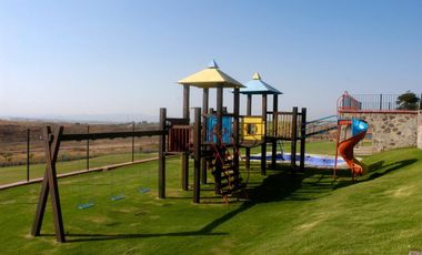 Terreno sobre el campo de golf