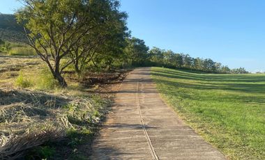 Terreno sobre el campo de golf