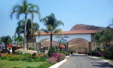 Terreno sobre el campo de golf