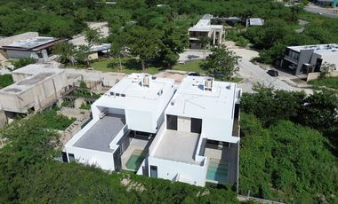 Renta 4 recámaras dentro de privada Entre Parques