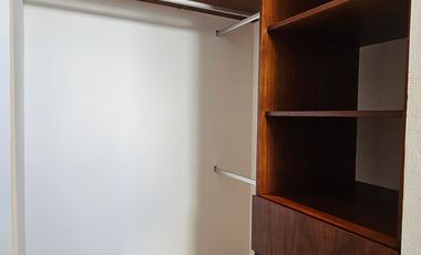 Renta 4 recámaras dentro de privada Entre Parques