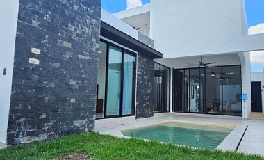 Renta amueblada| con paneles solares 4 recámaras dentro de privada Entre Parques