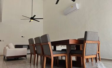 Renta amueblada| con paneles solares 4 recámaras dentro de privada Entre Parques