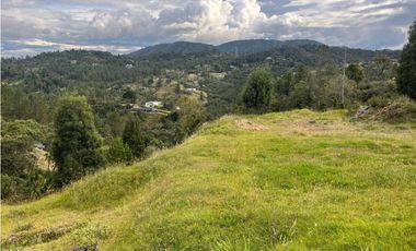 Venta de Lote en Alto del Escobero Unidad Cerrada Cerca de Colegios