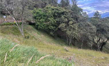Venta de Lote en Alto del Escobero Unidad Cerrada Cerca de Colegios