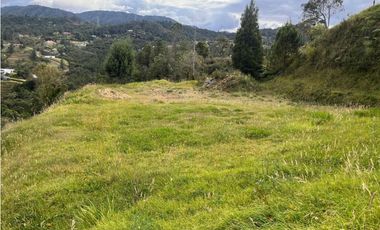 Venta de Lote en Alto del Escobero Unidad Cerrada Cerca de Colegios