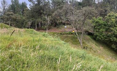 Venta de Lote en Alto del Escobero Unidad Cerrada Cerca de Colegios