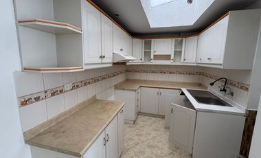 VENTA CASA 4 DORMITORIOS SIMON BOLIVAR SECTOR URABA