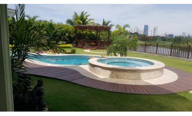 VENDO ESPECTACULAR CASA ISLAND STATE 1.550m2 EN SANTA MARIA