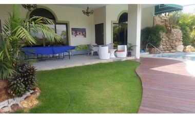 VENDO ESPECTACULAR CASA ISLAND STATE 1.550m2 EN SANTA MARIA