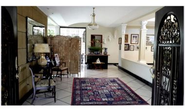 Vendo casa comercial en Altos del Golf