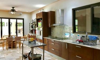 SE VENDE CASA  EN COSTA DE ESTE