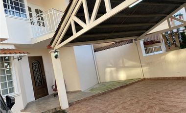 ALQUILO CASA EN EL CRISOL VILLAS DE CERRO LINDO