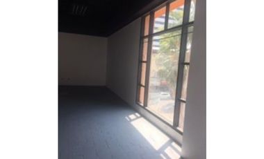 VENDO LOCAL VIA VENETO