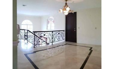 VENDO CASA EN COLINAS FUENTE DEL FRESNO EN CONDADO DEL REY