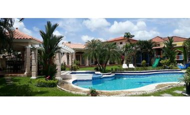VENDO CASA EN COLINAS FUENTE DEL FRESNO EN CONDADO DEL REY