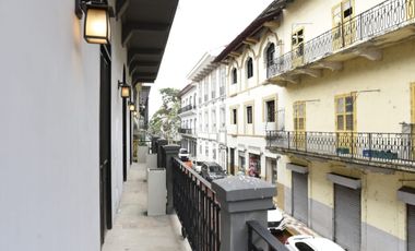 ALQUILO EN PLAZA COMERCIAL CASA FERAUD LOCAL EN CASCO VIEJO