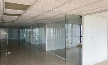 VENDO OFICINA EN LA TORRE BAC EN LA AVENIDA BALBOA