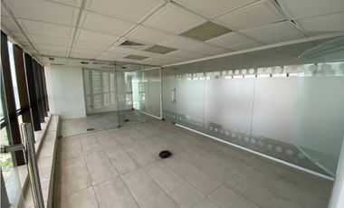 VENDO OFICINA EN LA TORRE BAC EN LA AVENIDA BALBOA